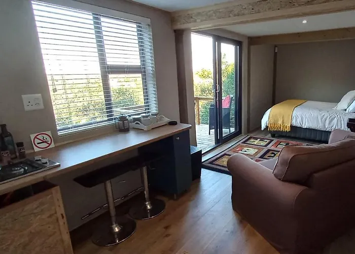 Oriole Serene Self Catering Studio